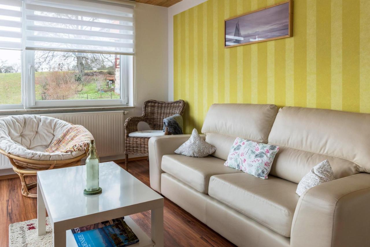 Ferienwohnung Erdgeschoss Юберлінген Екстер'єр фото