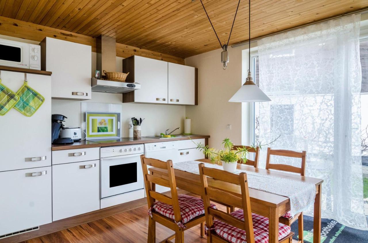 Ferienwohnung Erdgeschoss Юберлінген Екстер'єр фото