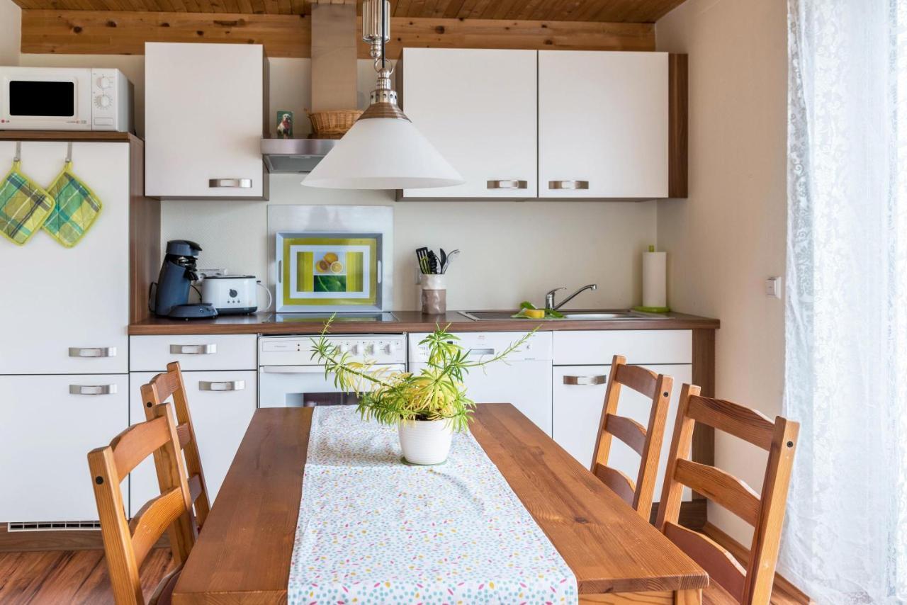 Ferienwohnung Erdgeschoss Юберлінген Екстер'єр фото