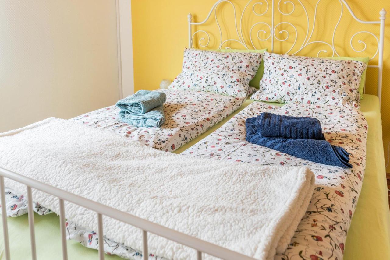Ferienwohnung Erdgeschoss Юберлінген Екстер'єр фото