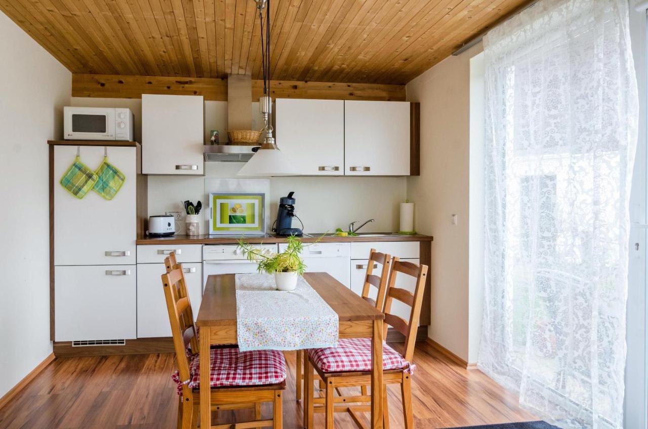 Ferienwohnung Erdgeschoss Юберлінген Екстер'єр фото